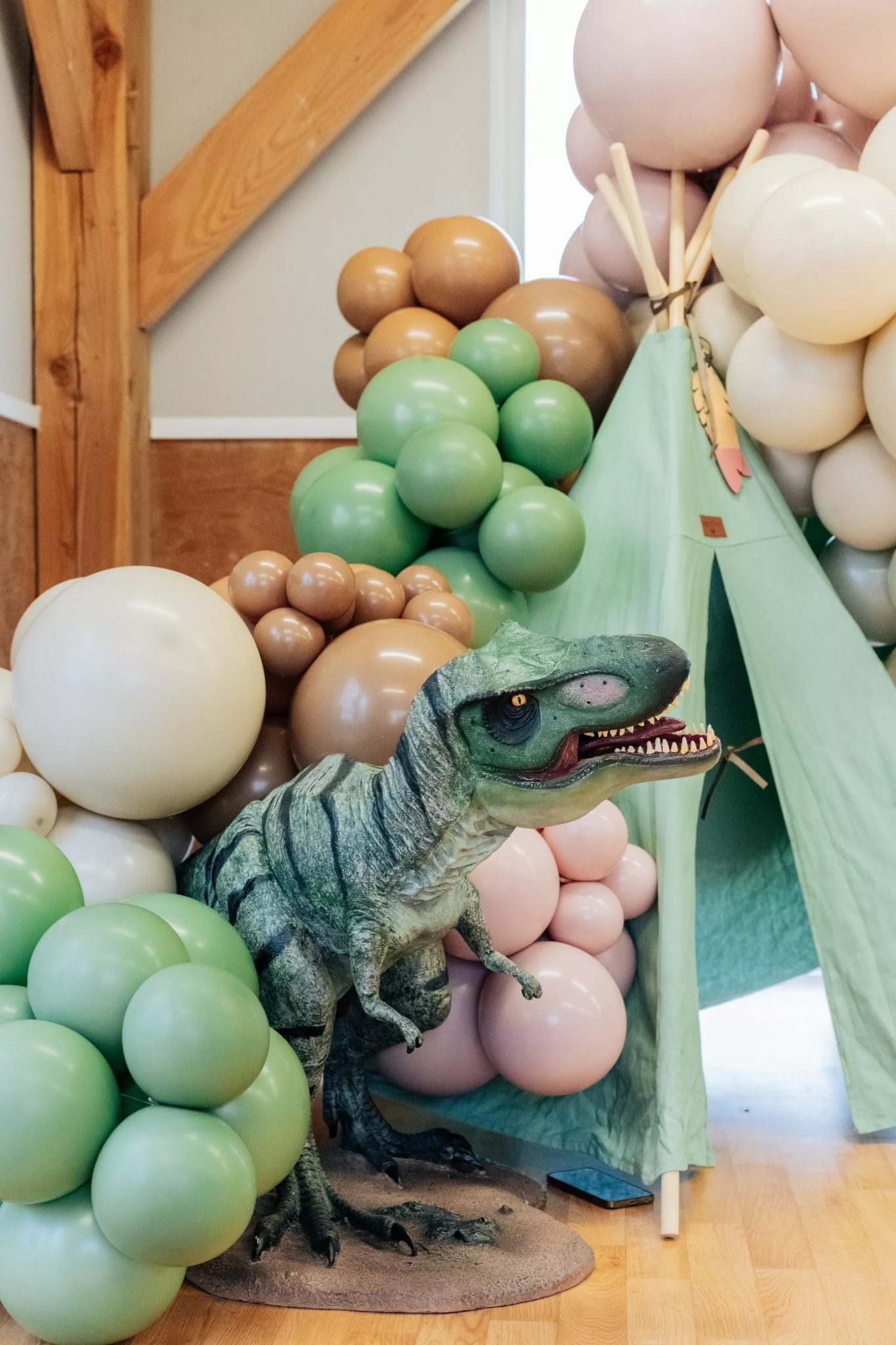 Unique and HighQuality Decoration Hire Book Consultation